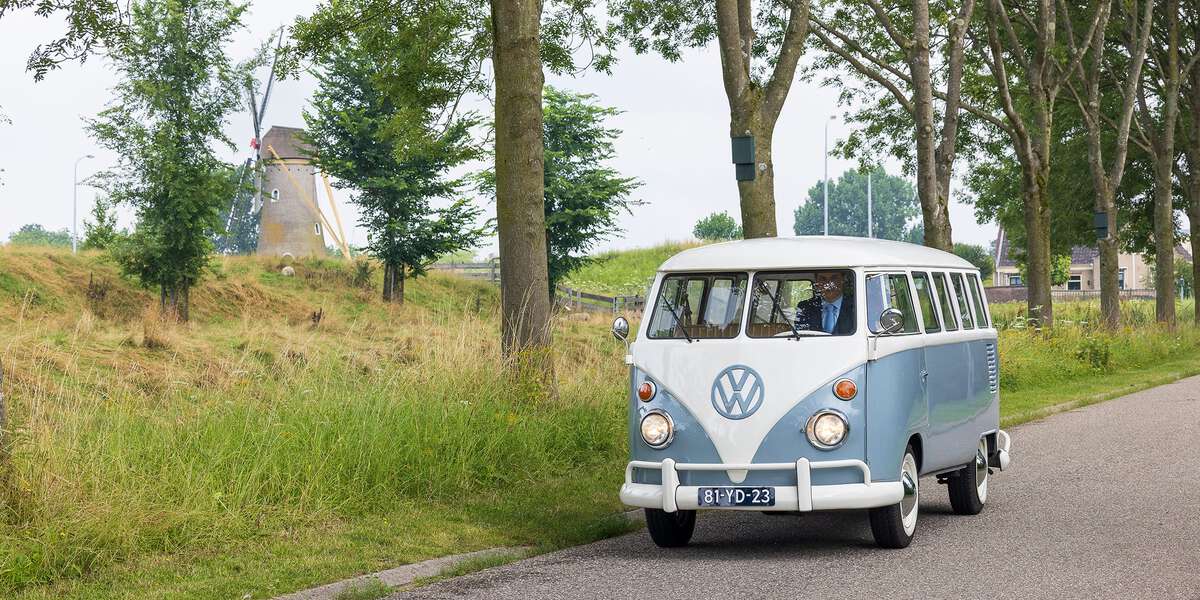 Volkswagenbusje als rouwauto