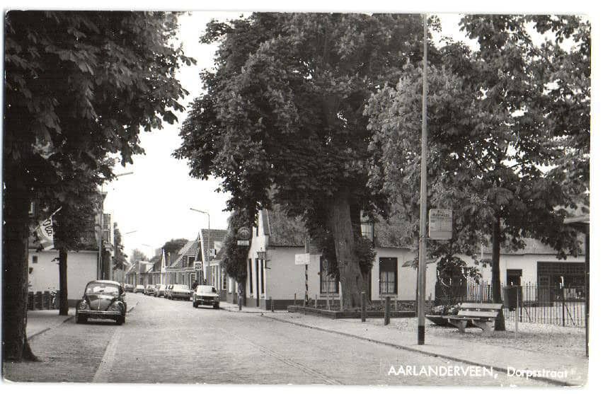 Dorpsstraat Aarlanderveen - ansichtkaartenbeurs.nl